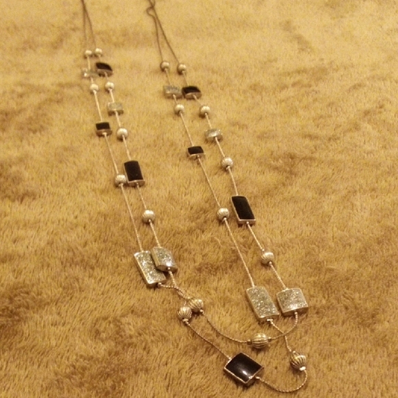 Chic Multi-Layer Black and Silver Necklace - Picture 3 of 4